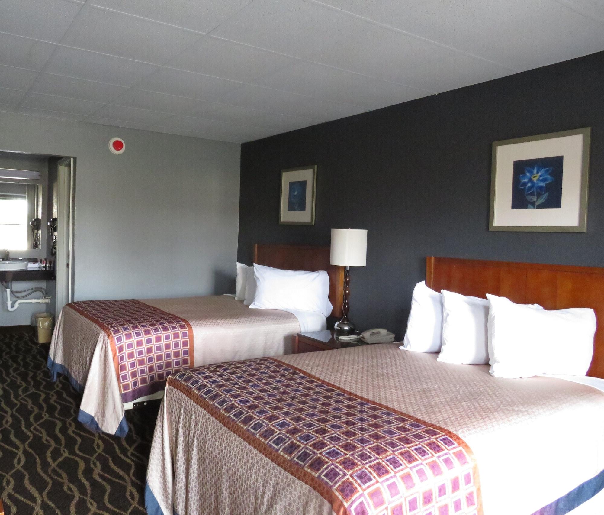ทราเวลลอดจ์ บาย วินด์แฮม วอลเตอร์โบโร Hotel วอเทอร์โบโร ภายนอก รูปภาพ