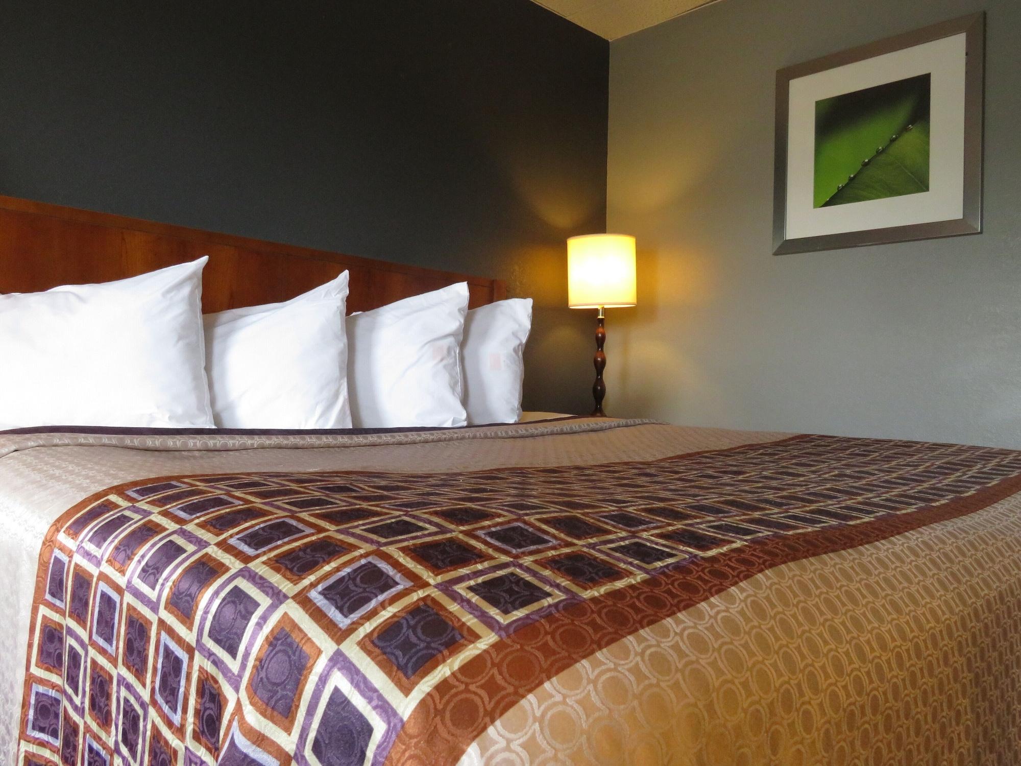 ทราเวลลอดจ์ บาย วินด์แฮม วอลเตอร์โบโร Hotel วอเทอร์โบโร ภายนอก รูปภาพ