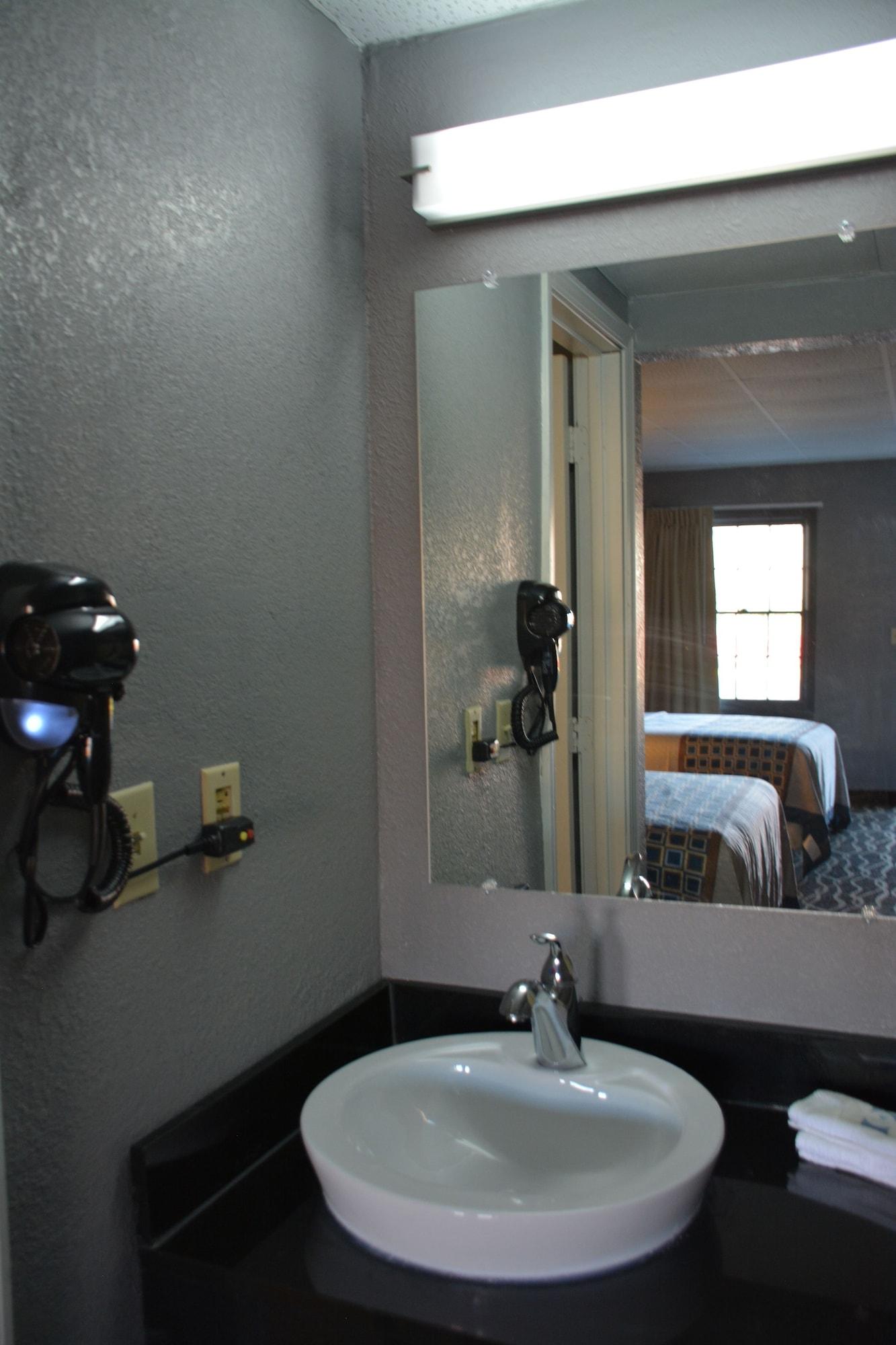 ทราเวลลอดจ์ บาย วินด์แฮม วอลเตอร์โบโร Hotel วอเทอร์โบโร ภายนอก รูปภาพ