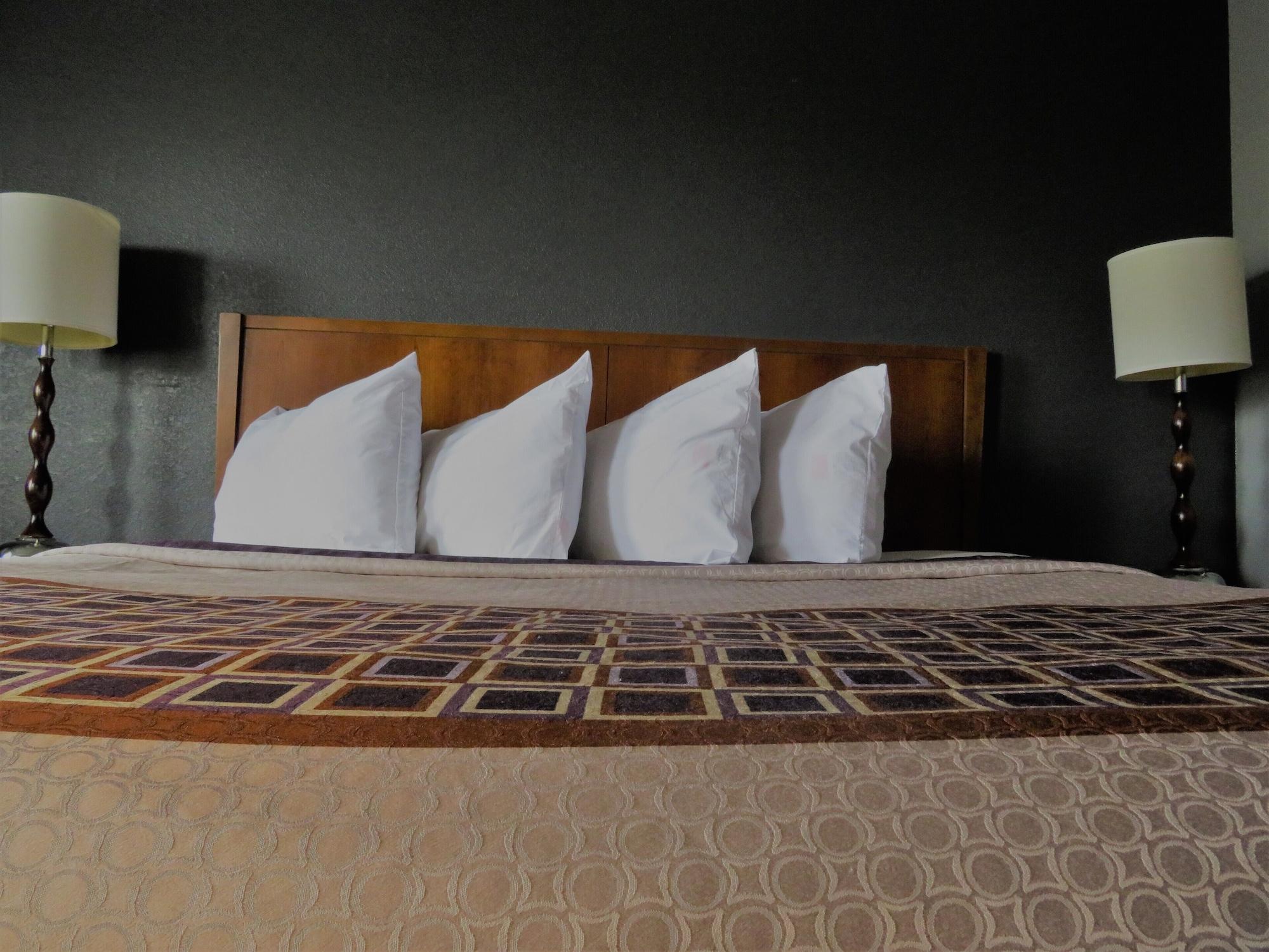 ทราเวลลอดจ์ บาย วินด์แฮม วอลเตอร์โบโร Hotel วอเทอร์โบโร ภายนอก รูปภาพ
