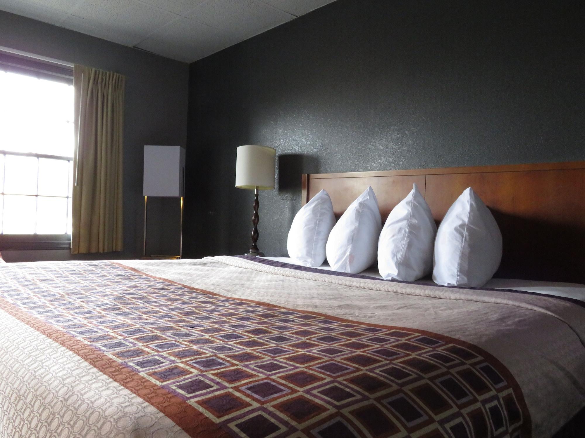 ทราเวลลอดจ์ บาย วินด์แฮม วอลเตอร์โบโร Hotel วอเทอร์โบโร ภายนอก รูปภาพ