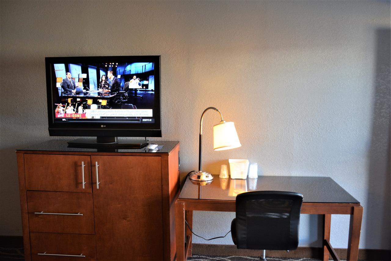 ทราเวลลอดจ์ บาย วินด์แฮม วอลเตอร์โบโร Hotel วอเทอร์โบโร ภายนอก รูปภาพ